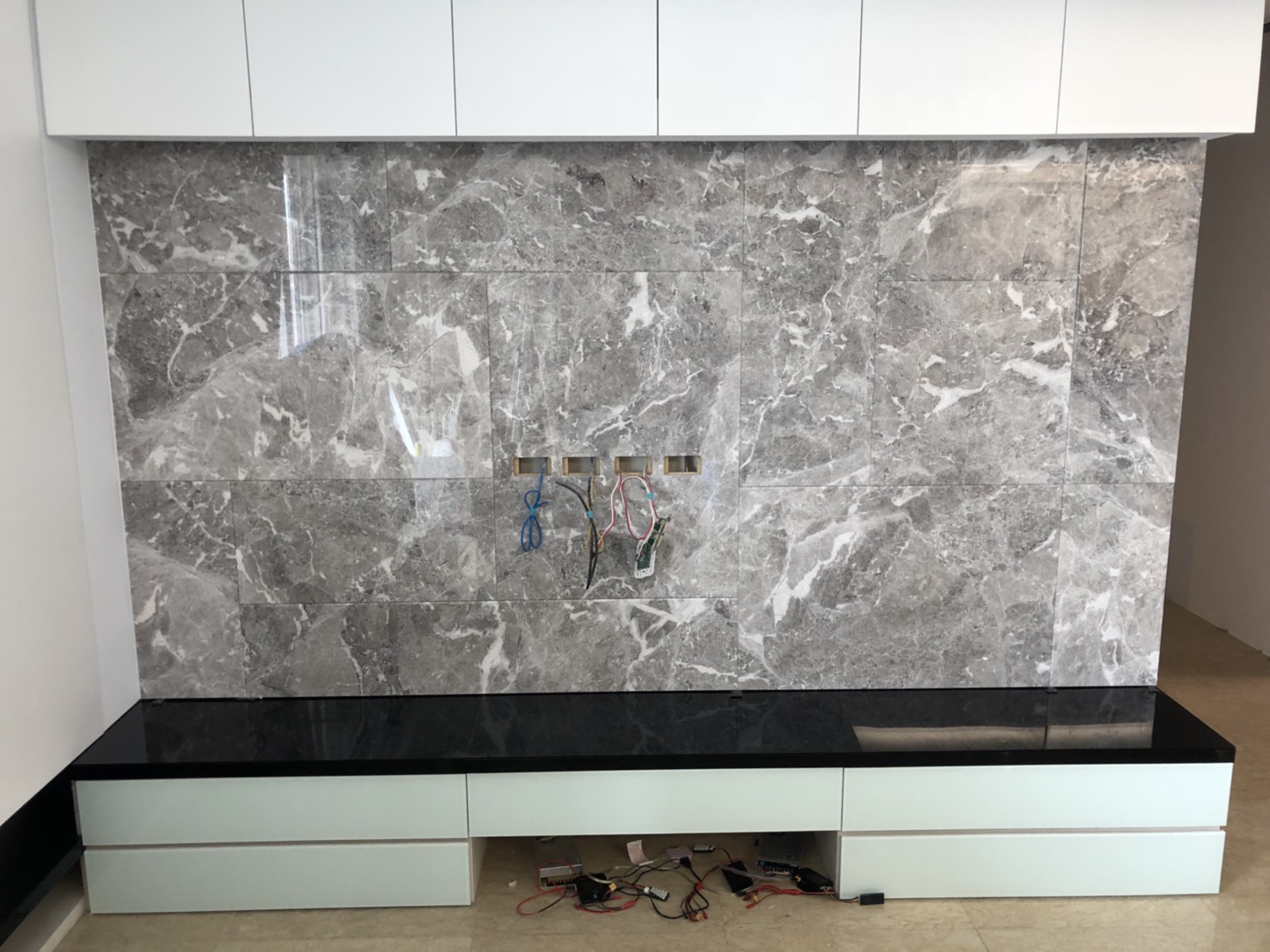 雅典娜灰-電視牆