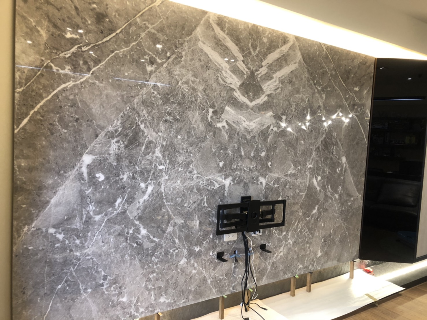 銀色星空-電視牆