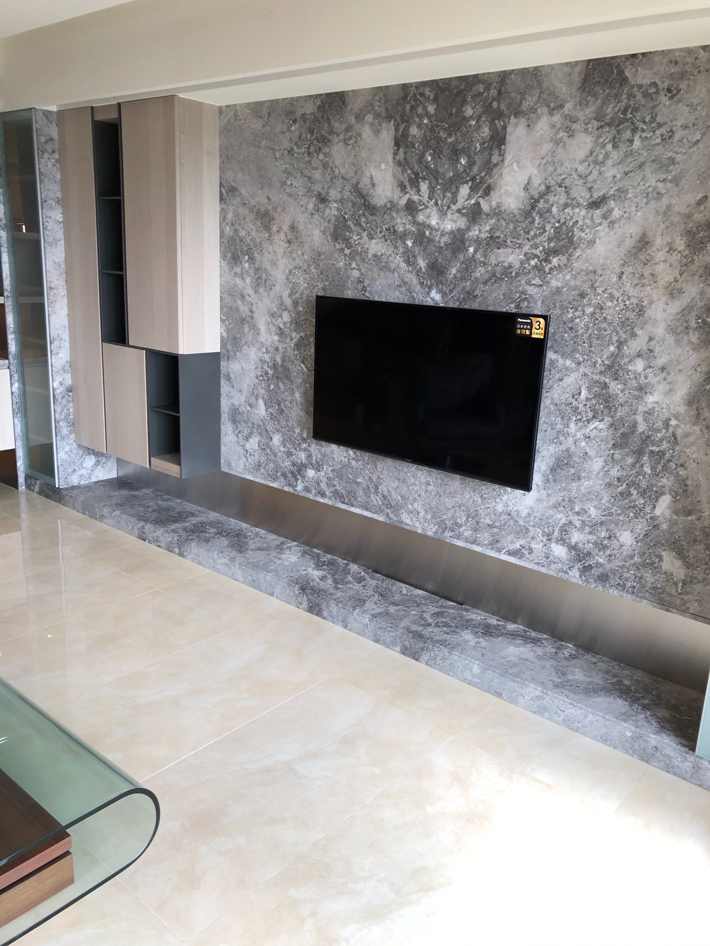 蒙馬特灰-電視牆