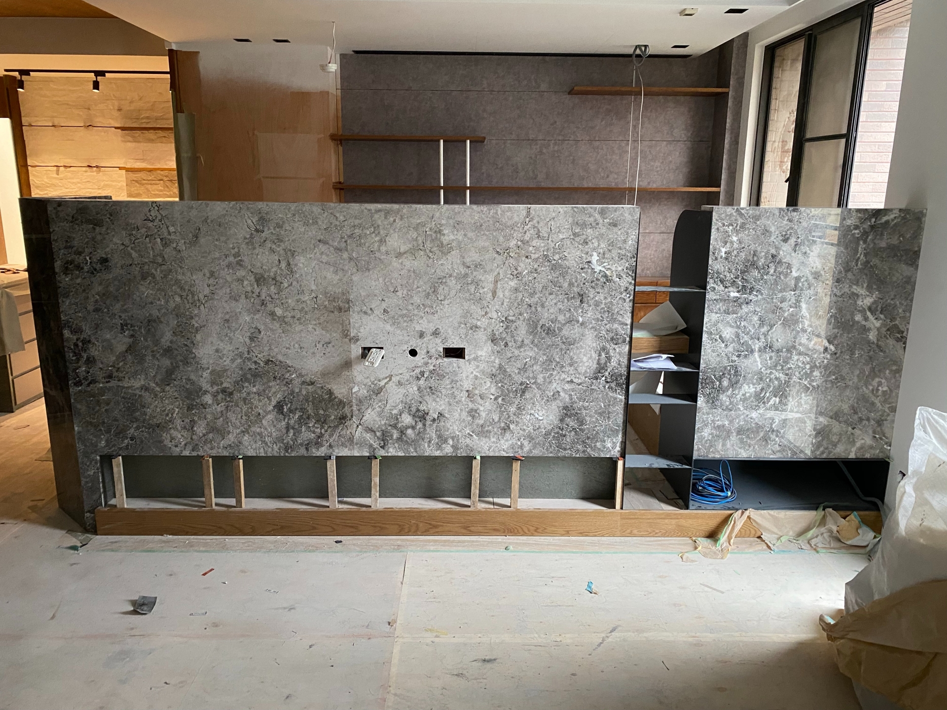 蒙馬特灰-電視牆