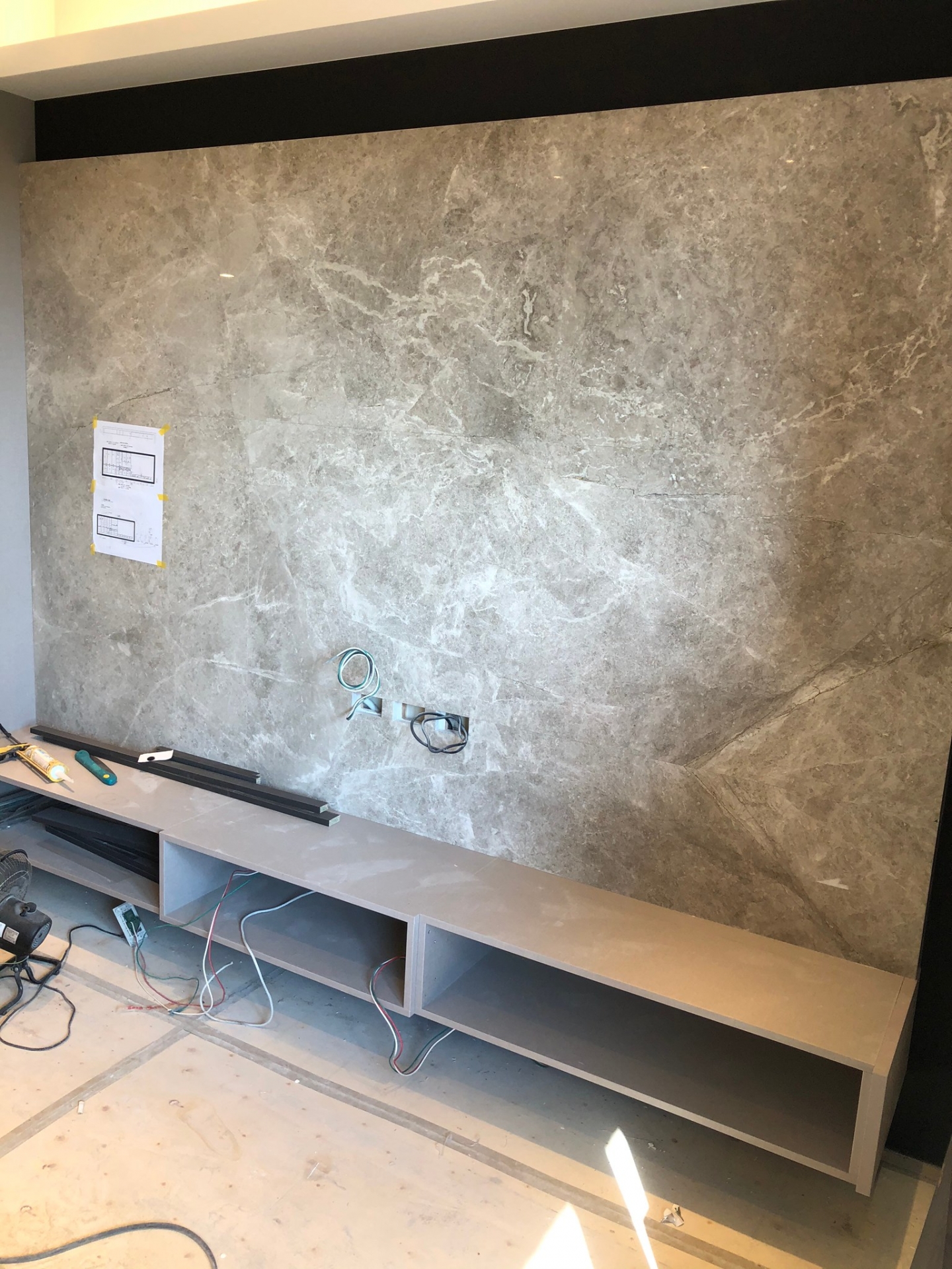 銀灰珍珠-電視牆