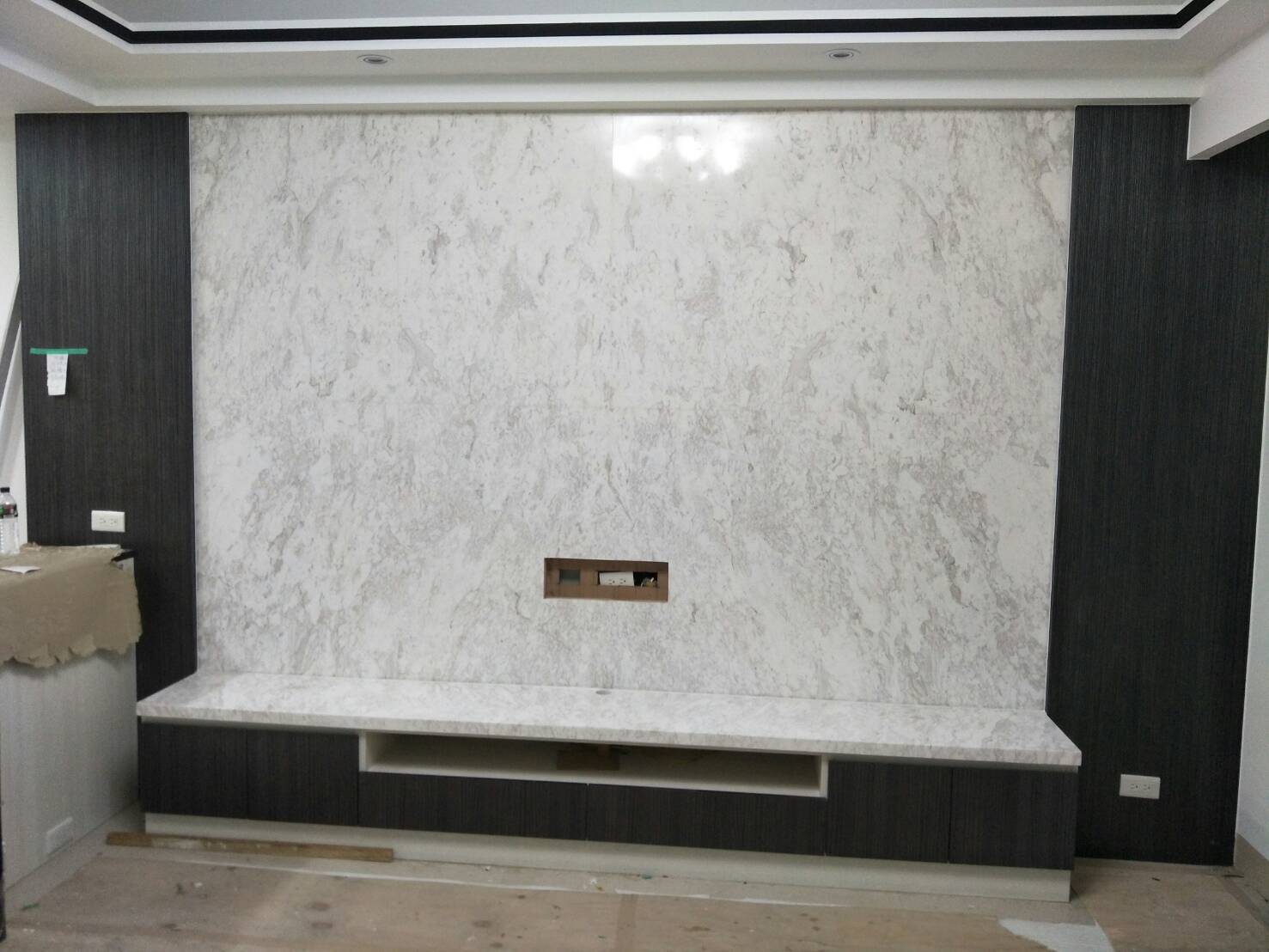 雪花銀狐-電視牆