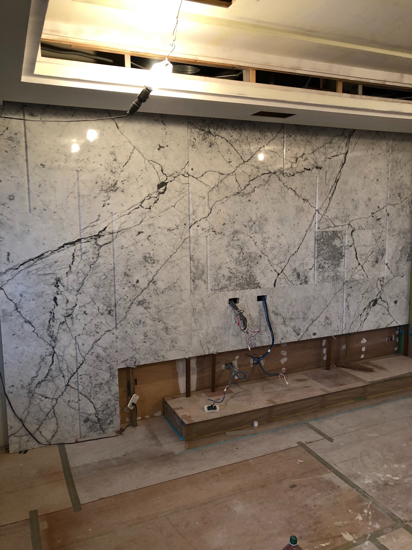 小雕刻白-電視牆