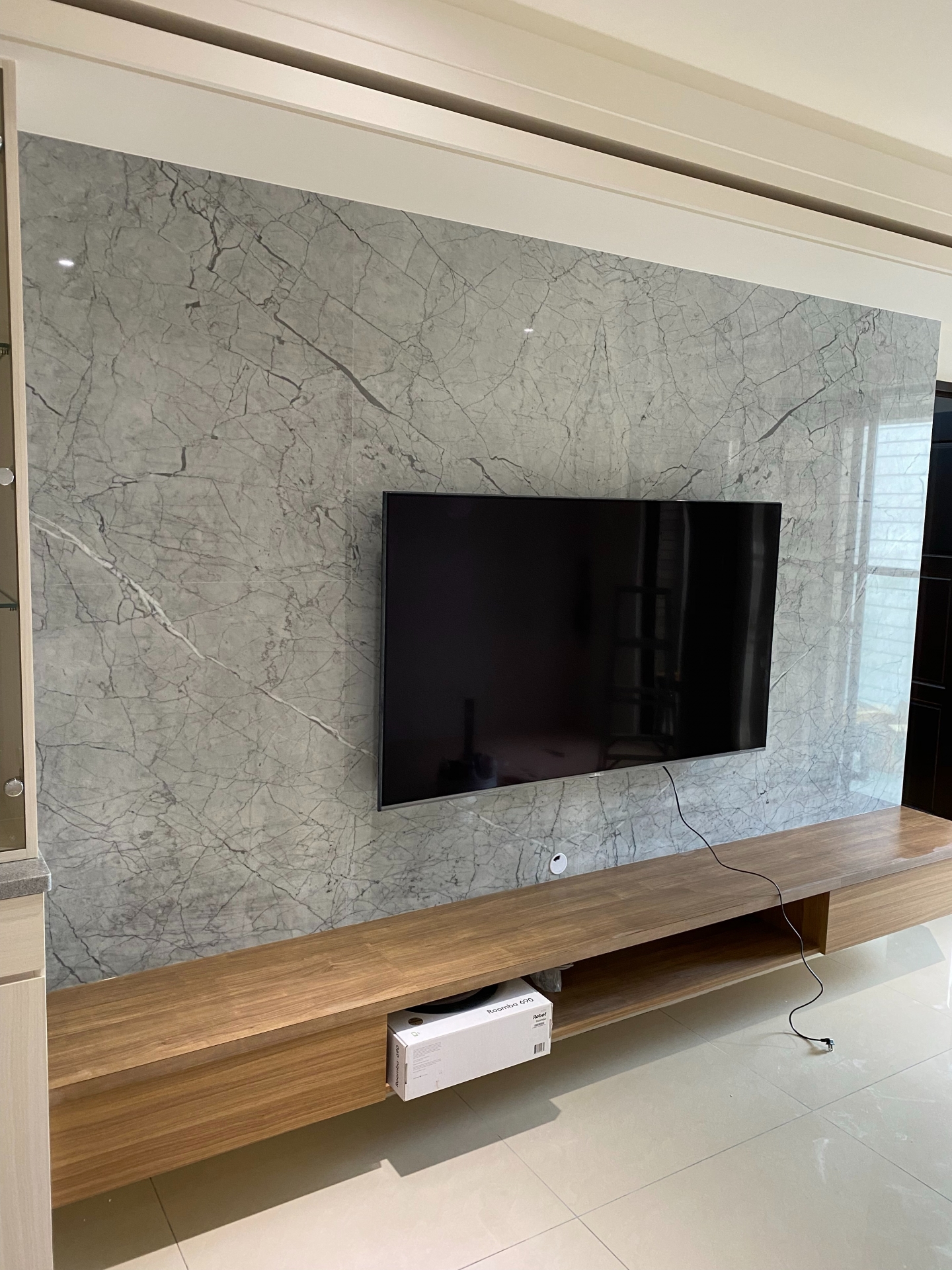 小雕刻白-電視牆