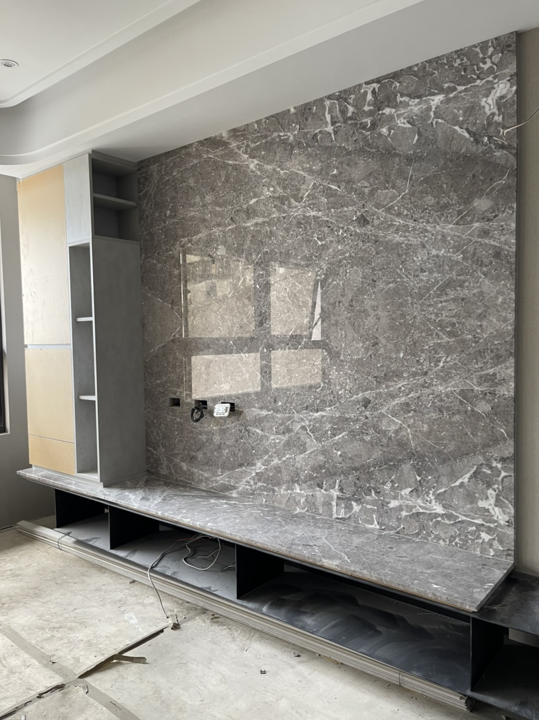 雅典娜灰-電視牆