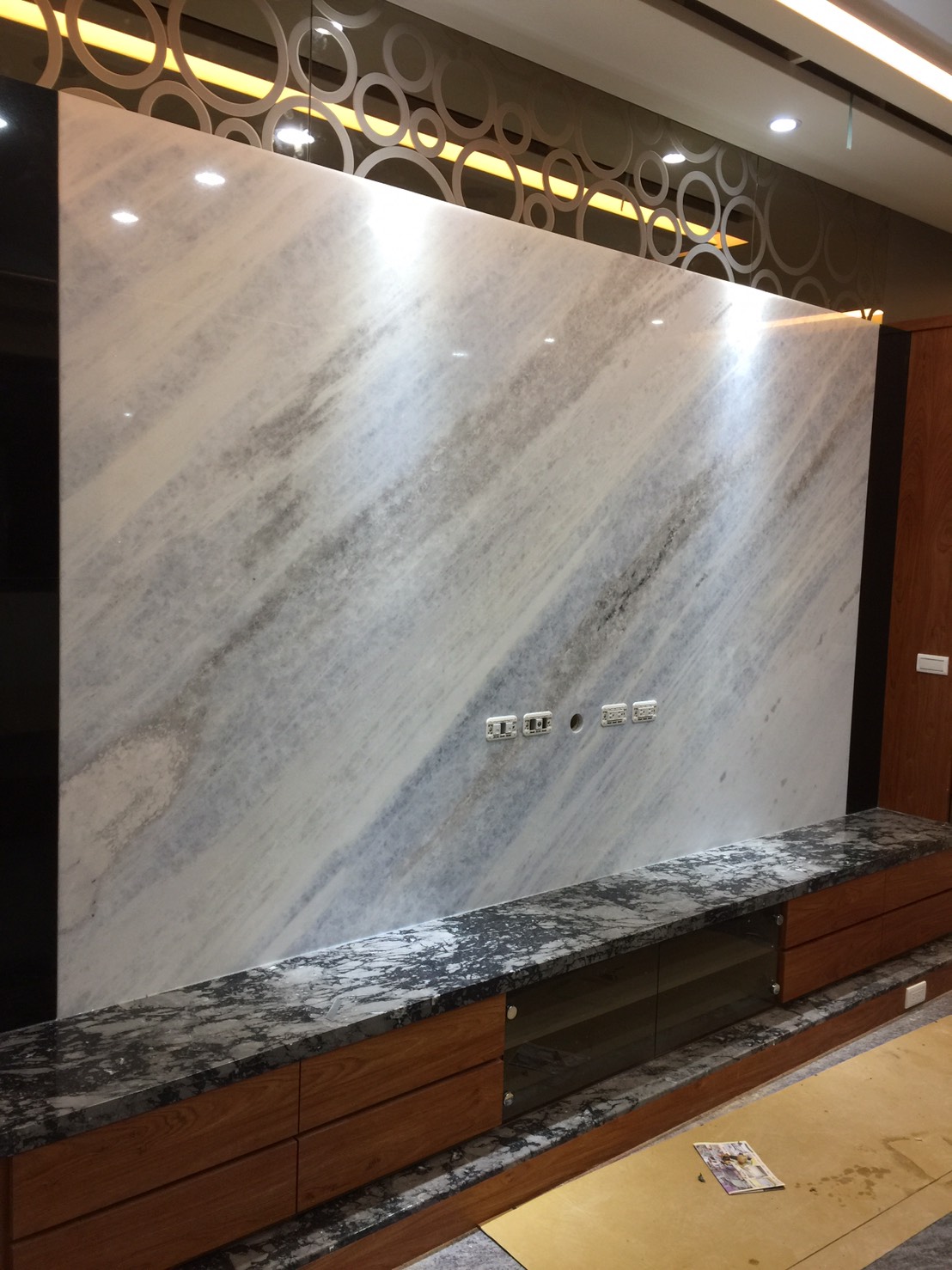 印象法蘭-電視牆