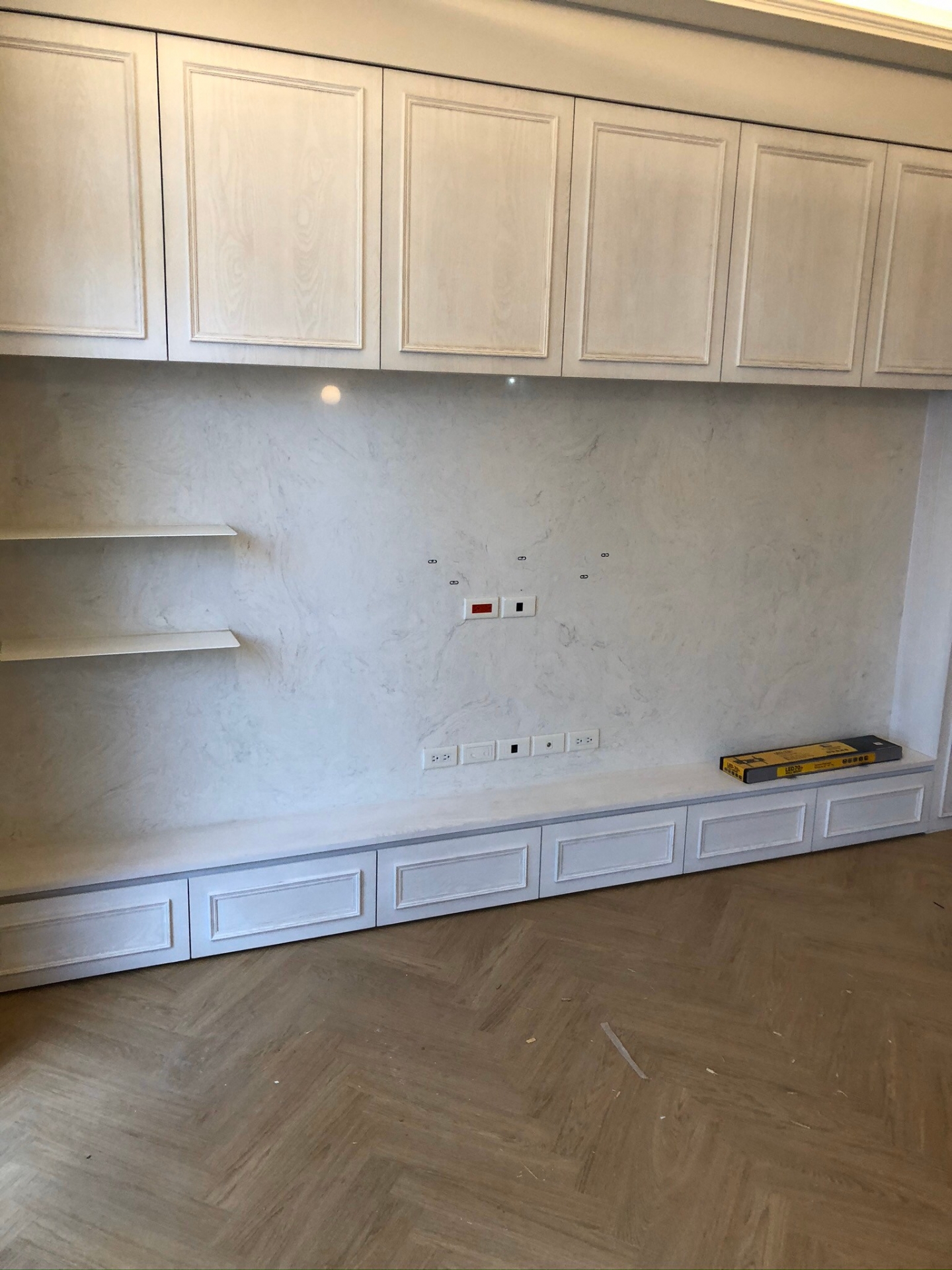 雅士白人造石-電視牆