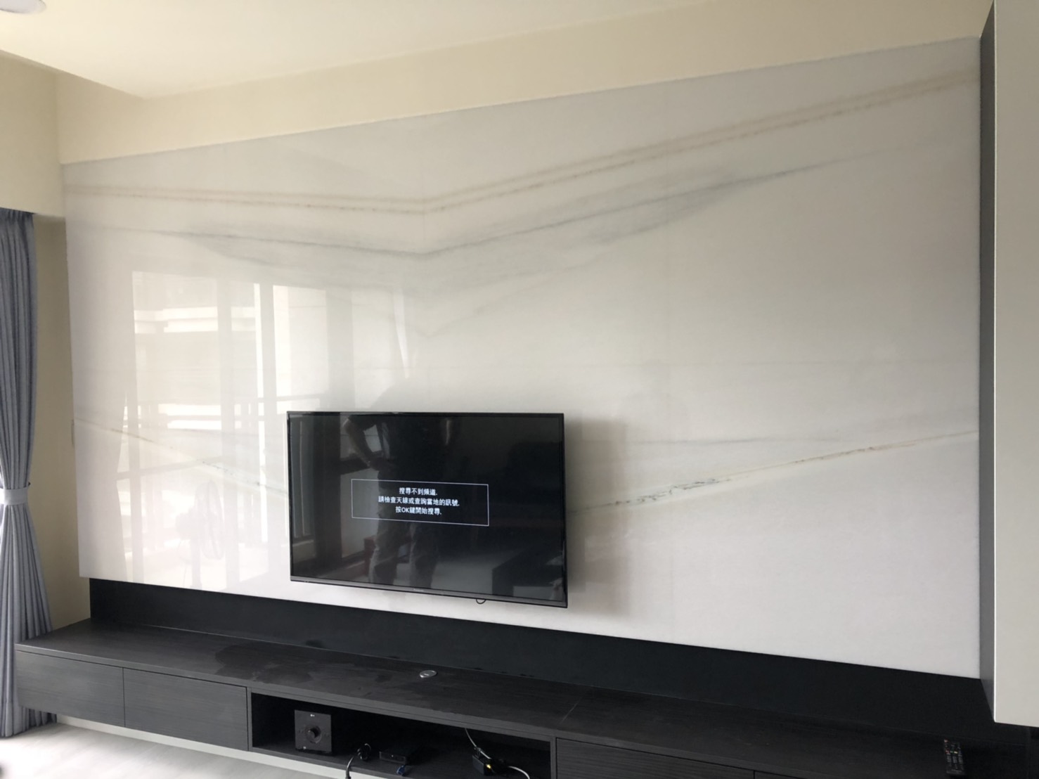 山水白玉-電視牆