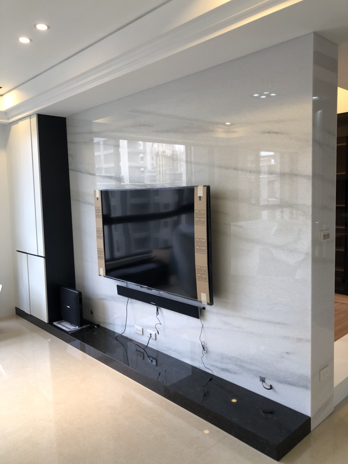 山水白玉-電視牆