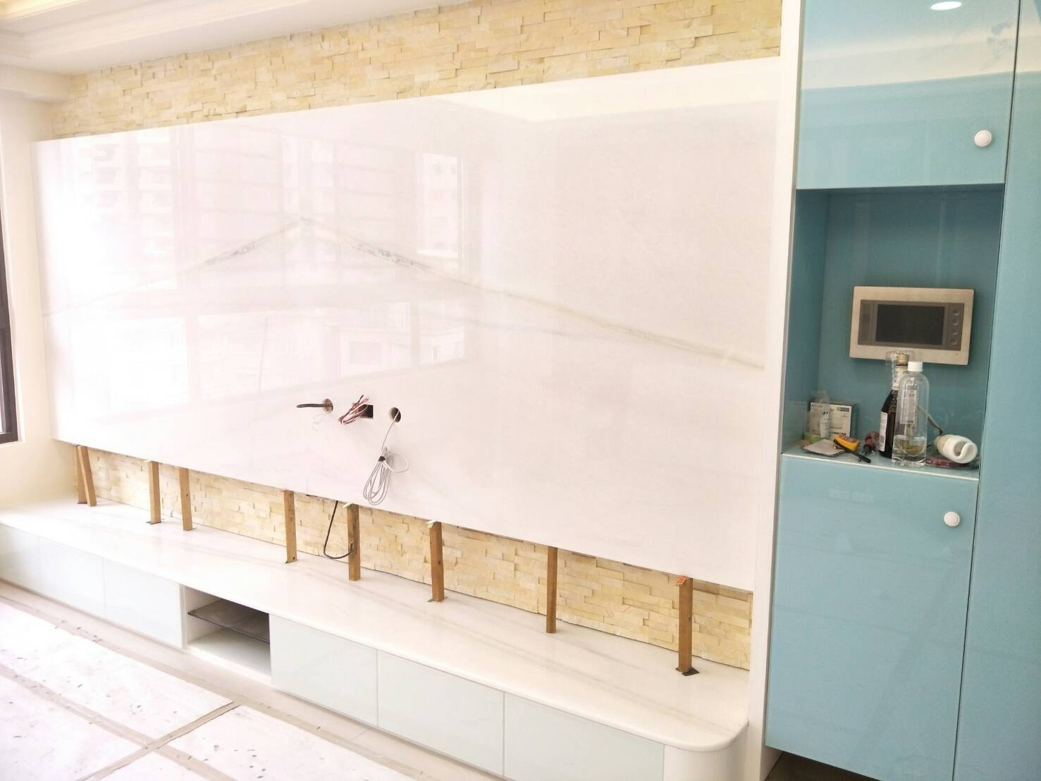 山水白玉-電視牆