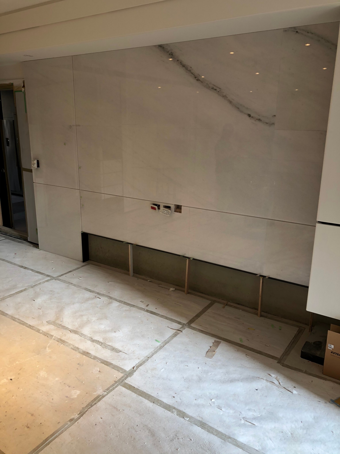 山水白玉-電視牆