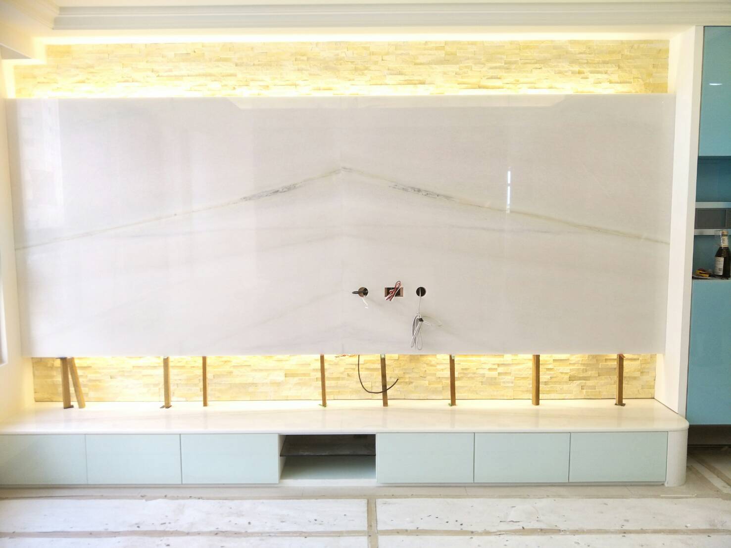 山水白玉-電視牆