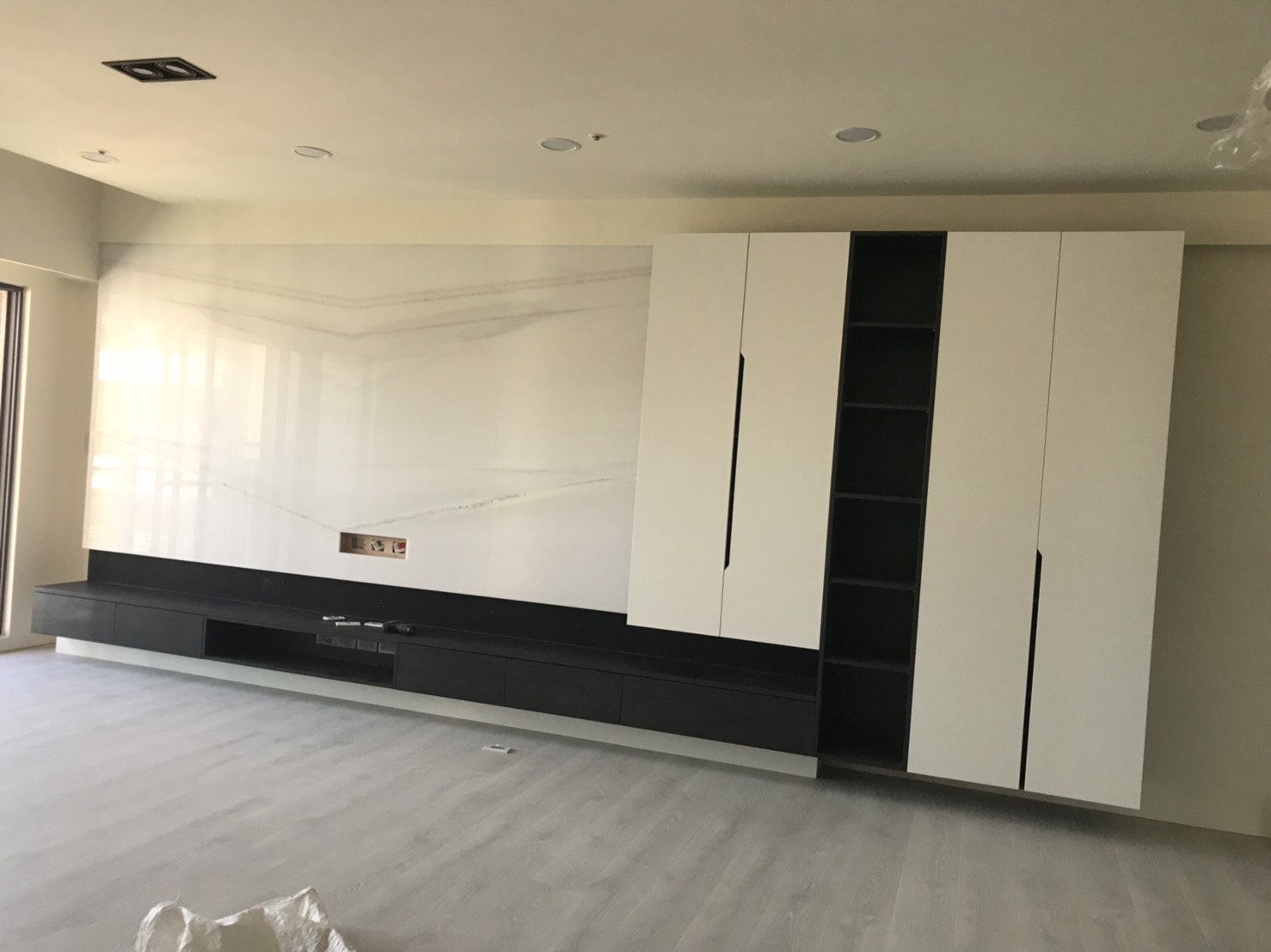 山水白玉-電視牆