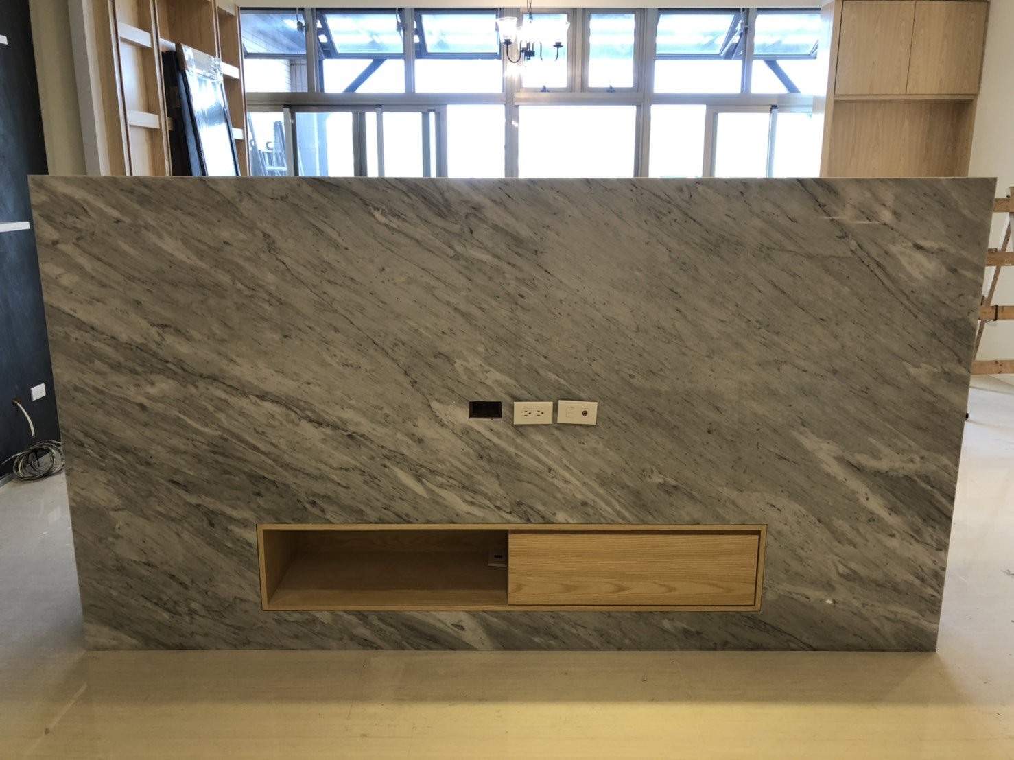 瑞士冰晶-電視牆