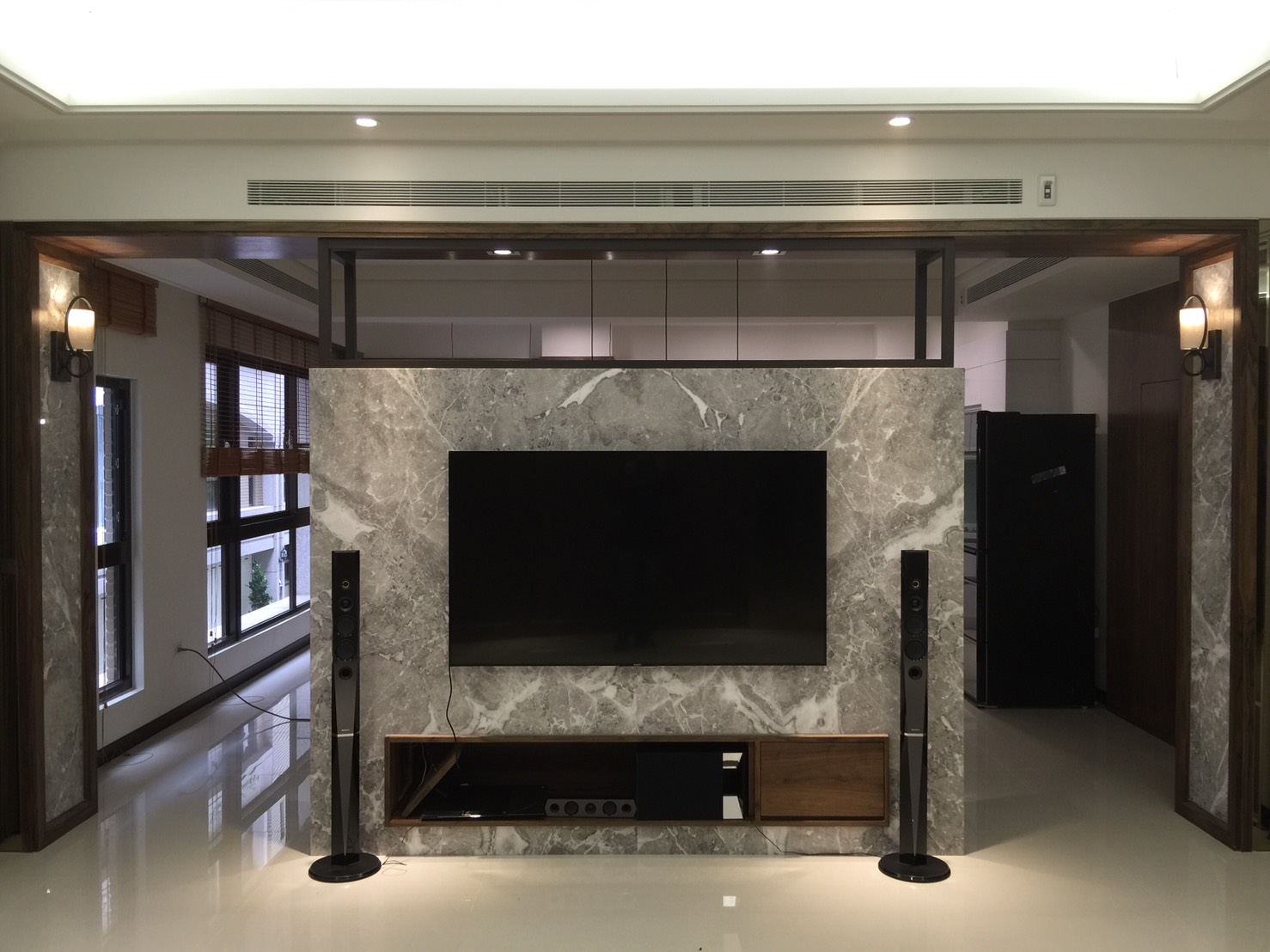 銀色星空-電視牆