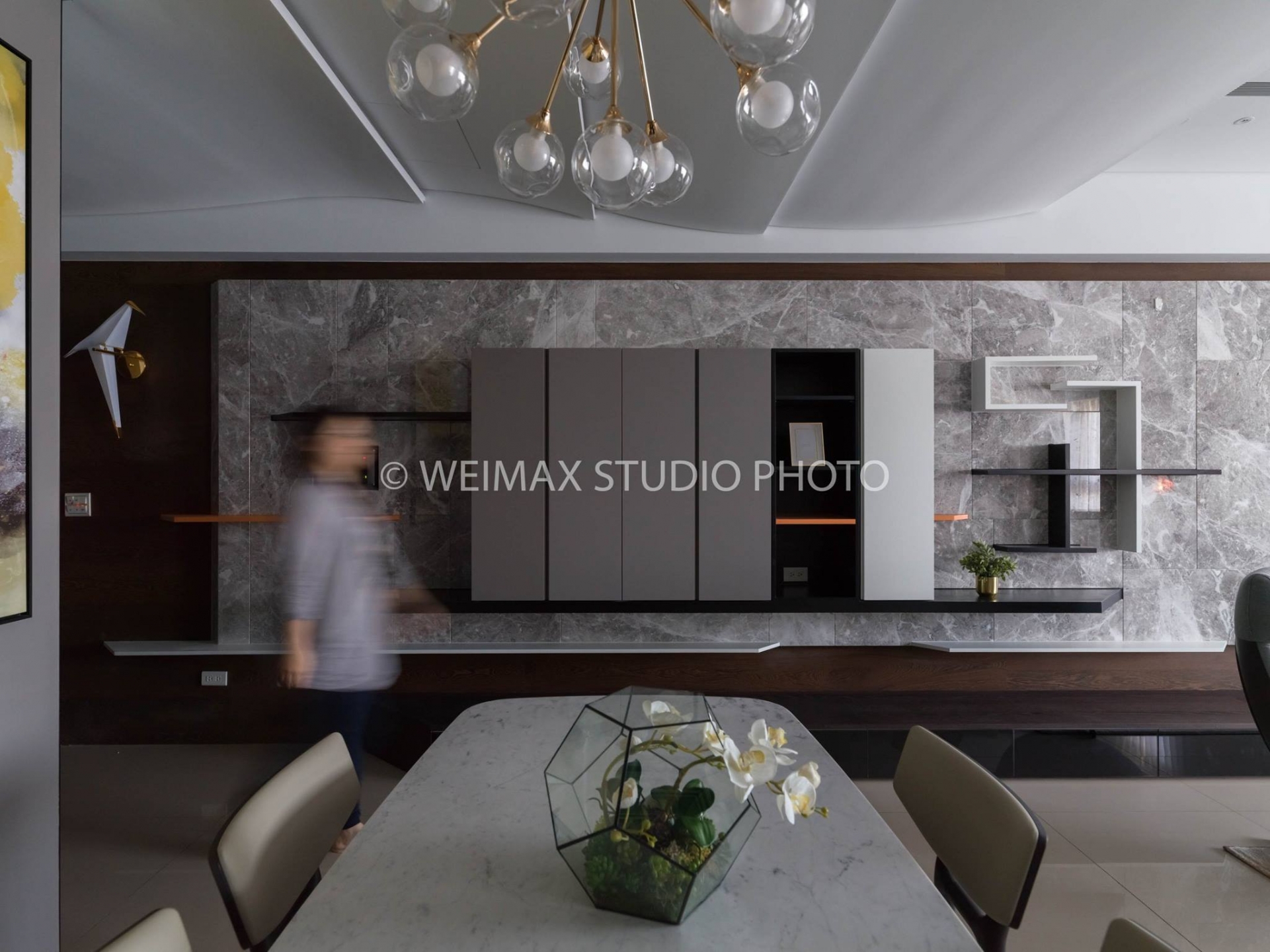 銀色星空-電視牆