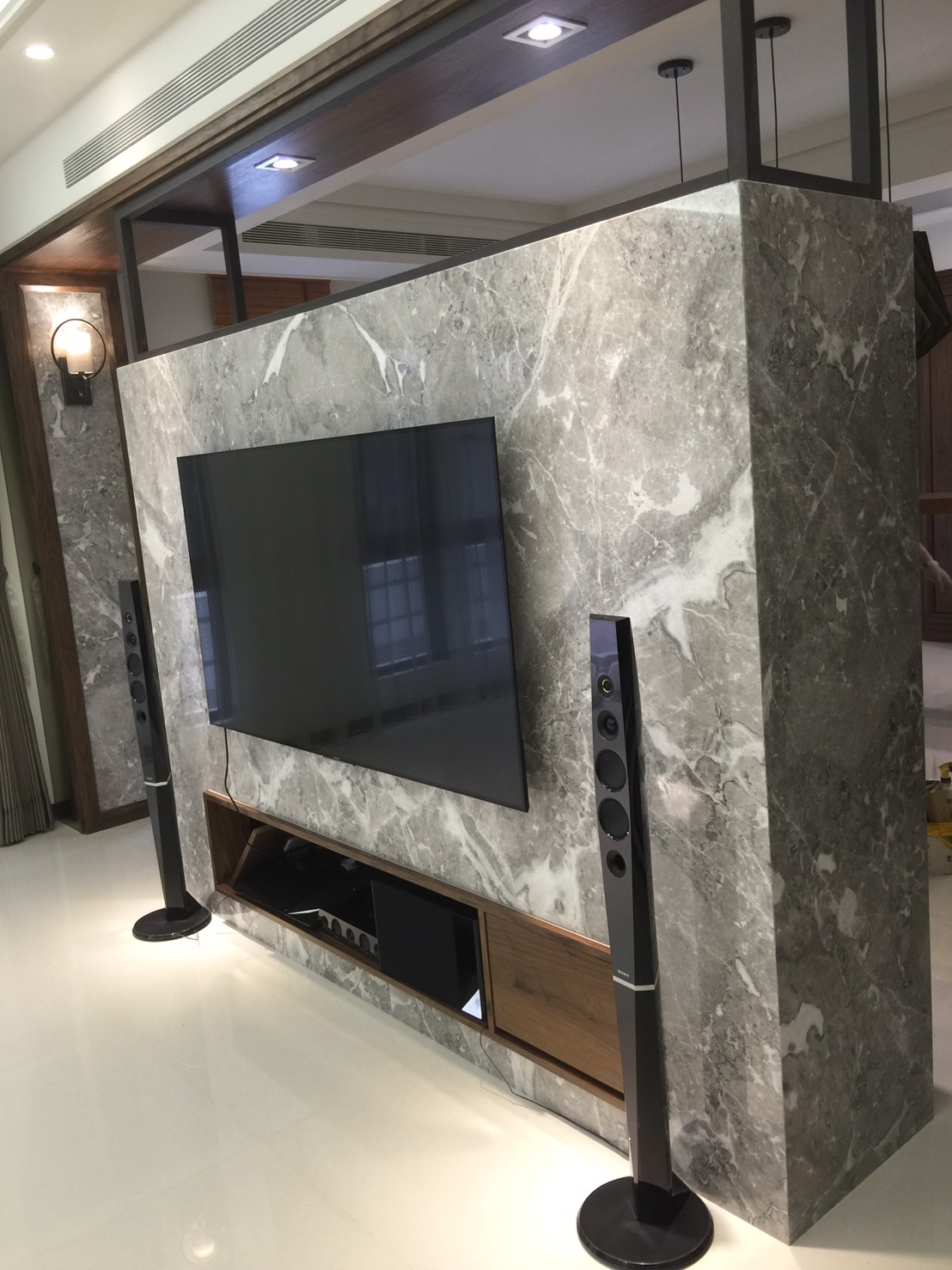 銀色星空-電視牆