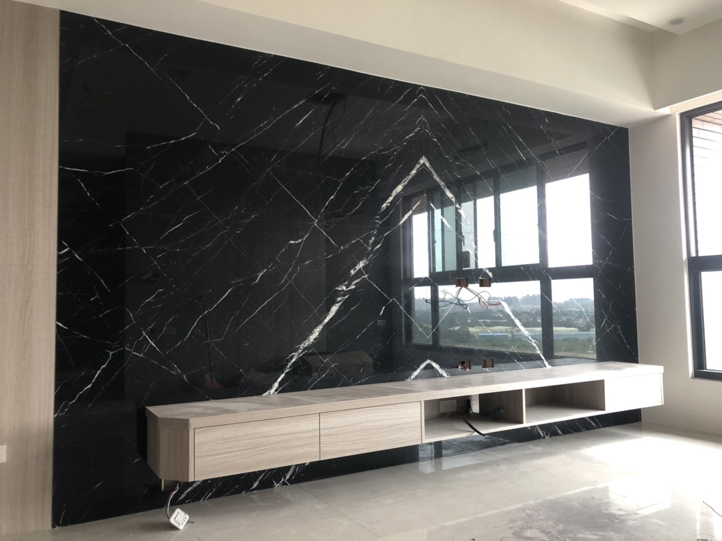 黑雲石-電視牆