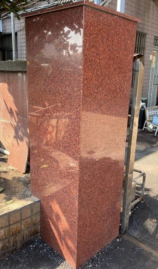 印度紅-門口柱子