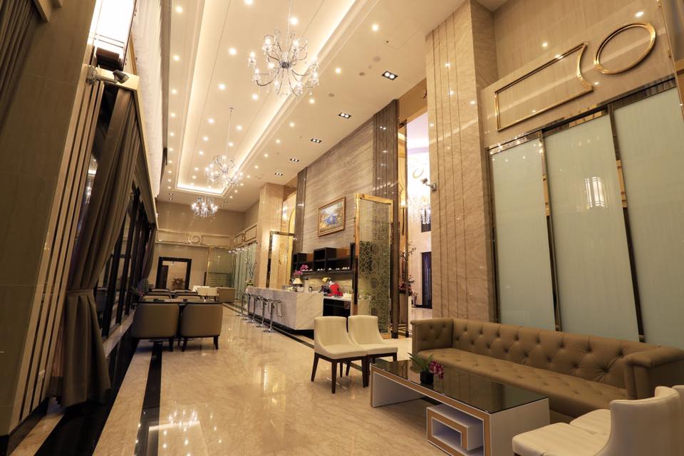 布拉格之鷹-內廳