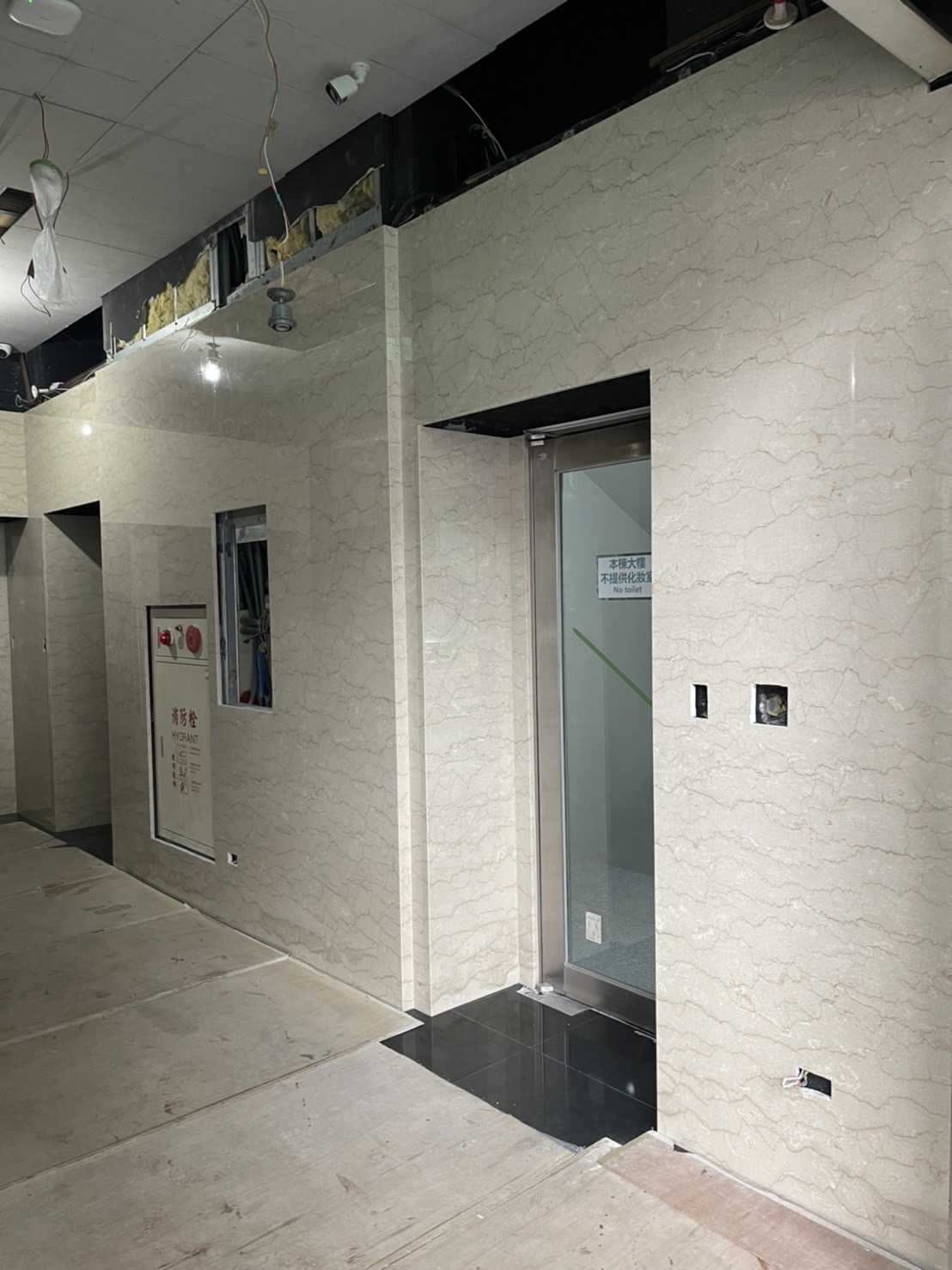 金色年華-電梯牆