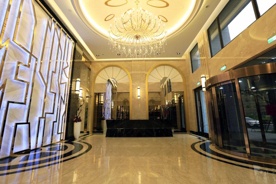 布拉格之鷹-內廳