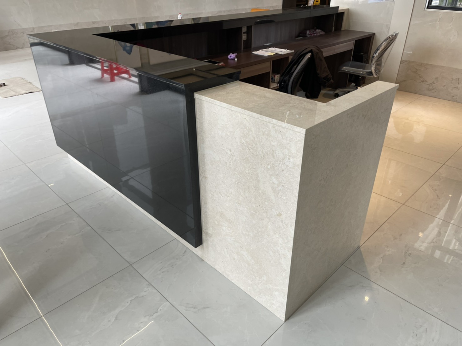 印度黑-大廳櫃台