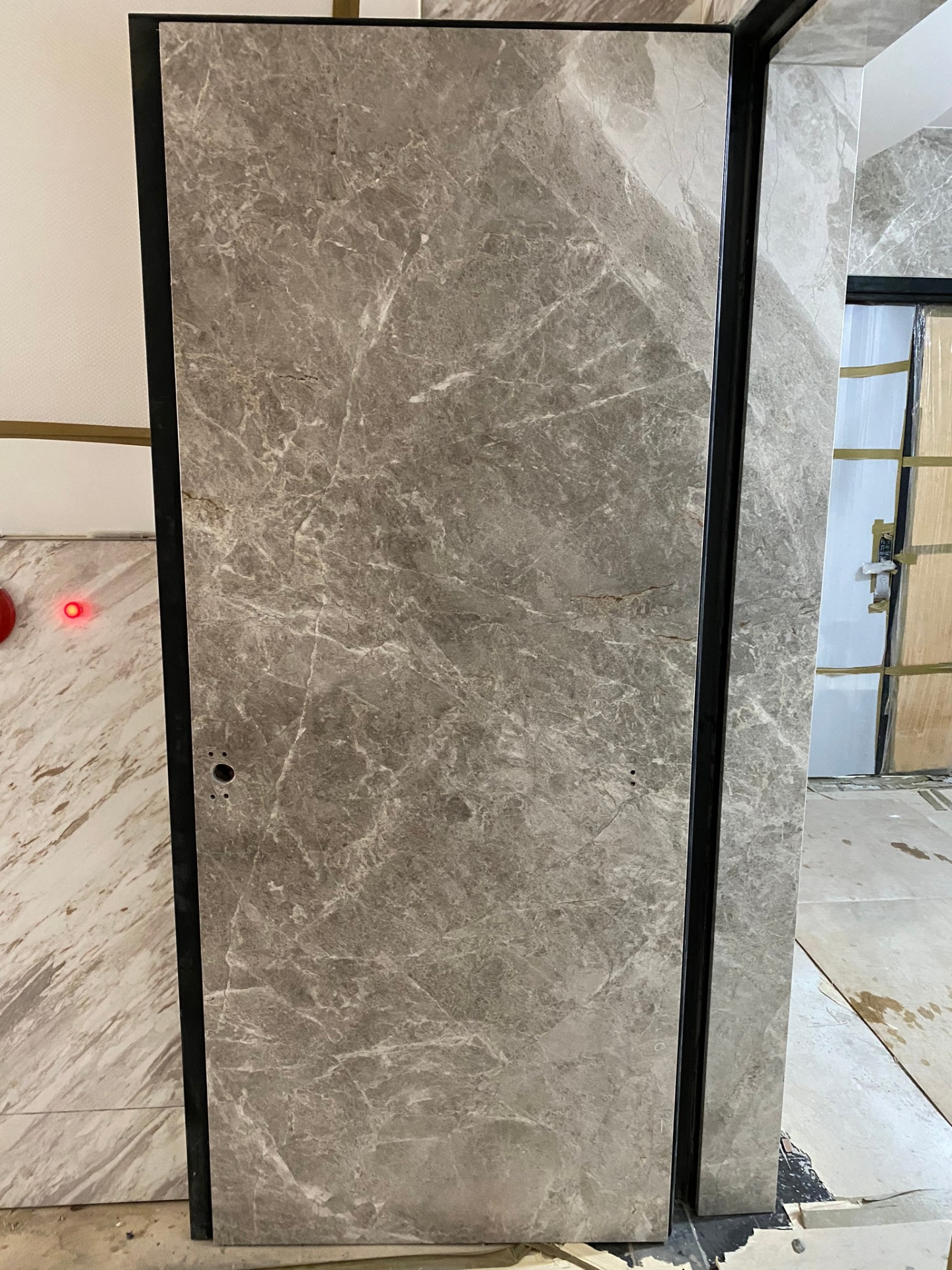 安格拉珍珠-牆面