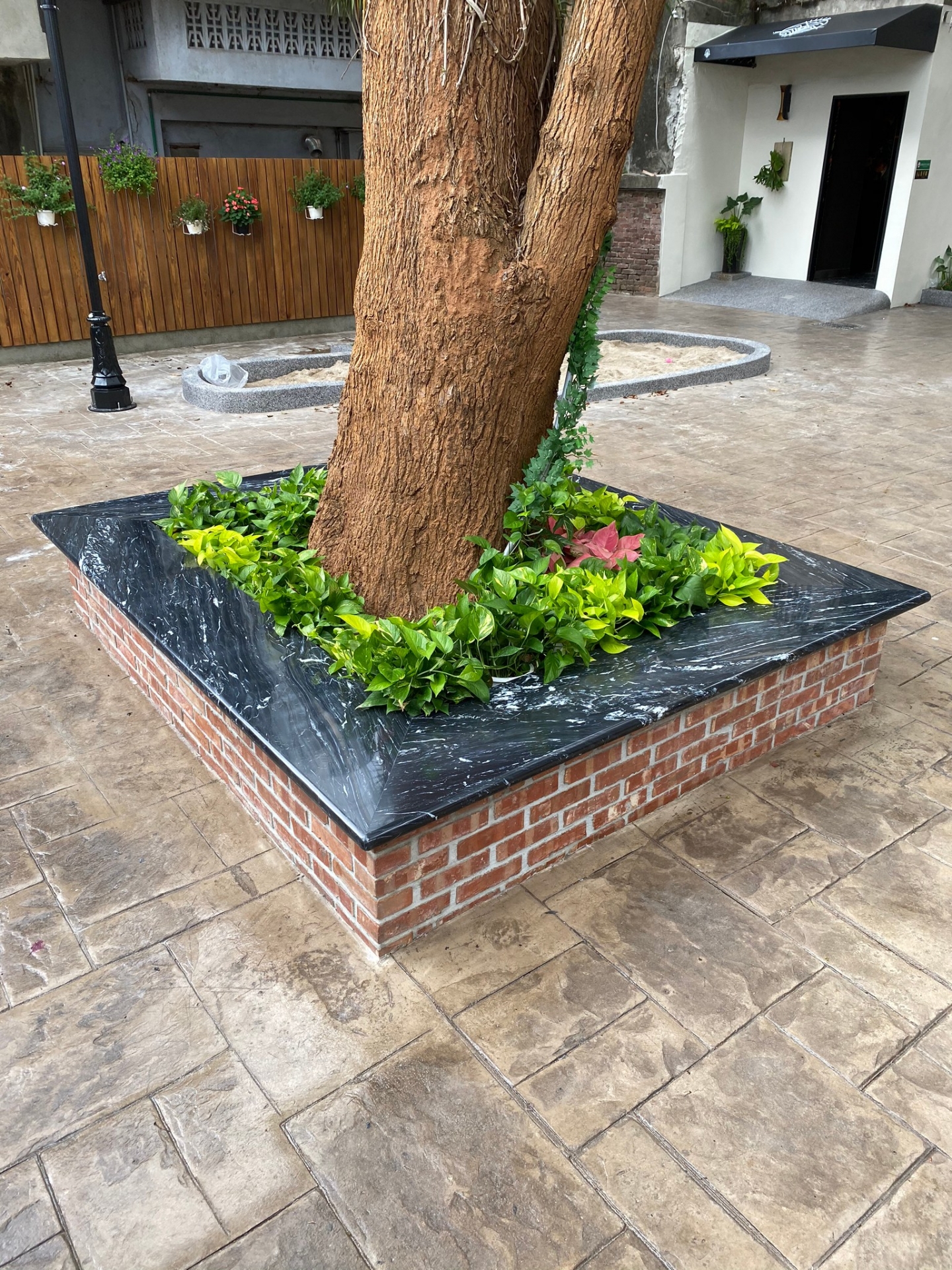 黑部立山-花圃檯面