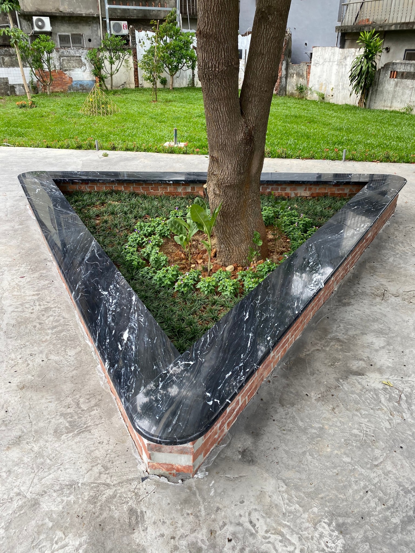 黑部立山-花圃檯面