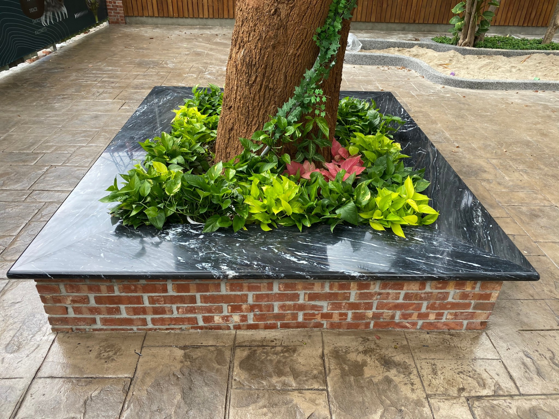 黑部立山-花圃檯面